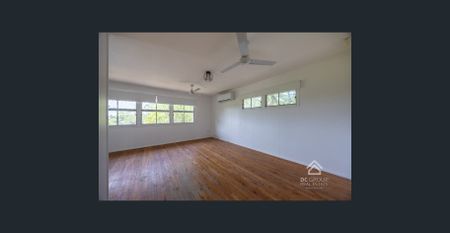 Newly Renovated Family Home - Photo 3