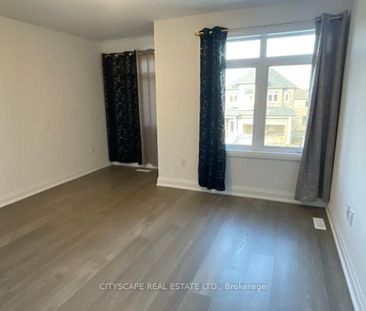 For Lease - 15 Barnyard Trail, Barrie, Ontario - Photo 4