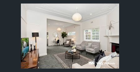 Modern and Cozy 3 Bedroom Cottage - Photo 4