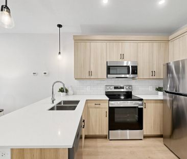 For Lease - 935 Twamley Street, North Perth, Ontario - Photo 6