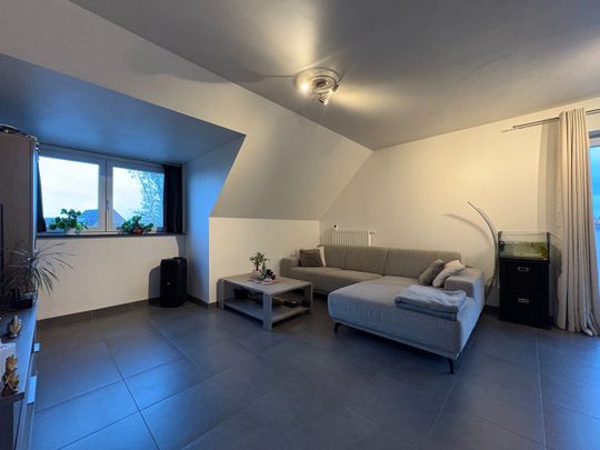 Dakappartement met 1 slaapkamer in het centrum van Hooglede - Photo 1