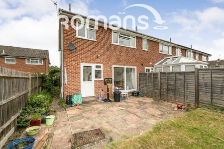 Sycamore Close, Woodley, Reading, RG5 - Photo 5