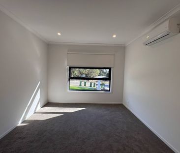 Brand-New Designer Townhouse in Prime Mount Evelyn Location - Photo 3