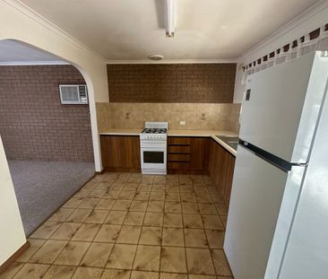 Neat and Tidy 2 Bedroom Unit - Photo 5