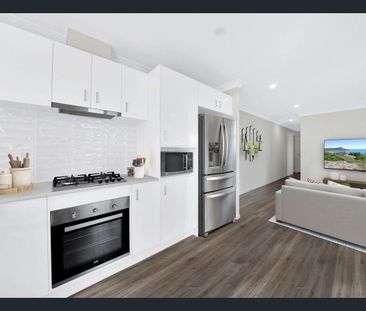 MODERN 3-BEDROOM TOWNHOUSE WITH COURTYARD - Photo 6