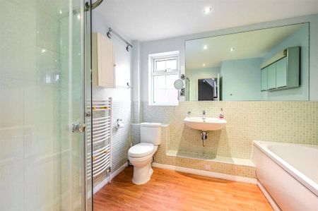 5 bedroom semi-detached house to rent - Photo 5