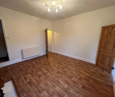 2 bedroom semi-detached house to rent - Photo 4