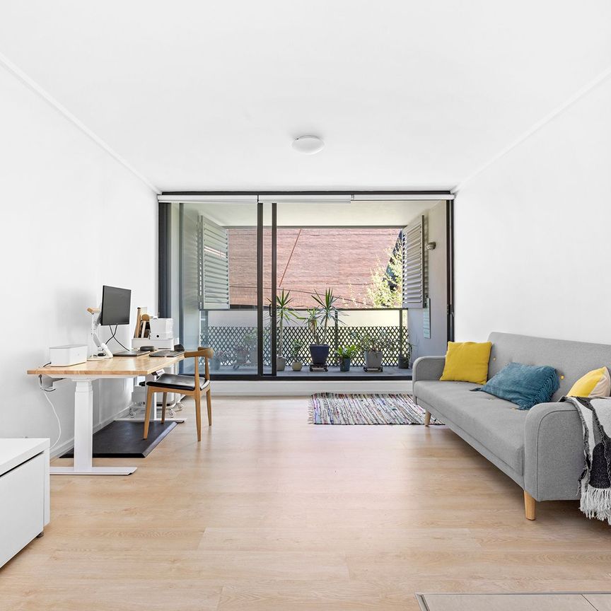 Modern split-level apartment in the heart of Alexandria - Photo 1