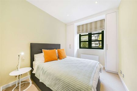 Well presented two bedroom apartment in a secure gated building located moments from Belsize Park Station. - Photo 2