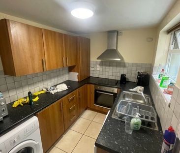 32 Lisburn Road, Belfast BT9 6AA - Photo 3