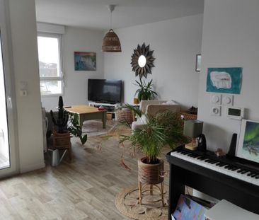 BEL APPARTEMENT F3 AVEC GRAND BALCON A VERSON - Photo 1