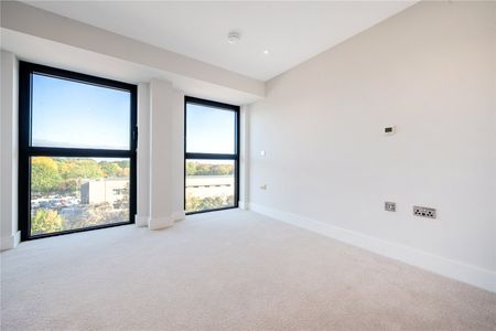 Cockfosters Road, EN4, London - Photo 4