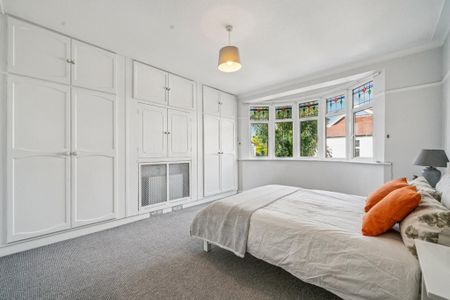 4 bedroom semi-detached house to rent - Photo 4