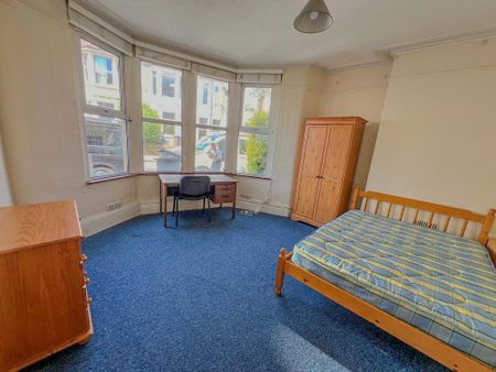 6 bedroom terraced house to rent - Photo 4