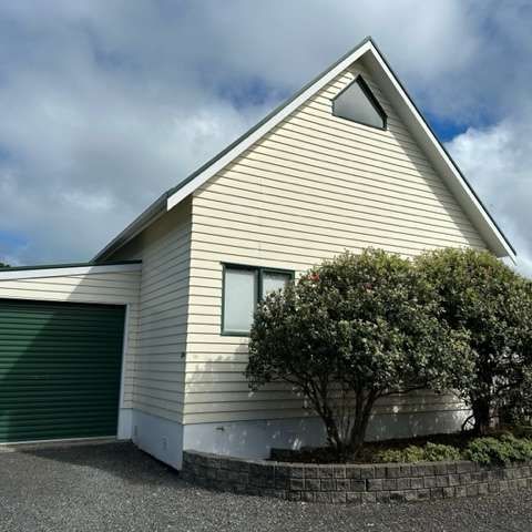 2 Bedroom in Prime Position - Beachlands - Photo 1