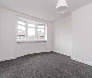 3 bedroom flat to rent - Photo 6