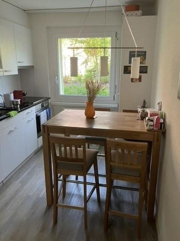 Moderne 3.5 Zimmer-Wohnung mit grossem, sonnigen Balkon - Photo 4