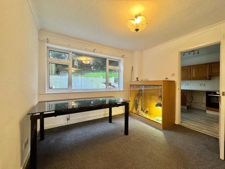 3 bedroom semi-detached house to rent - Photo 4