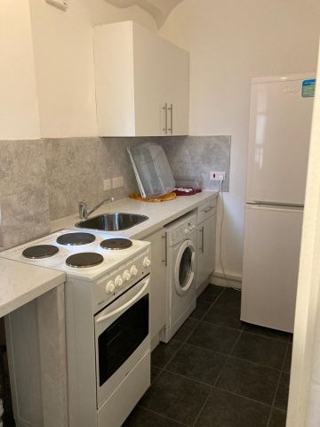 1 Bed Flat, Bath Street, NG1 - Photo 5