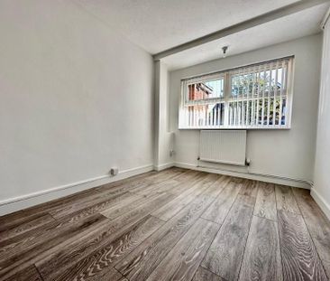 3 bedroom link detached house to rent - Photo 5