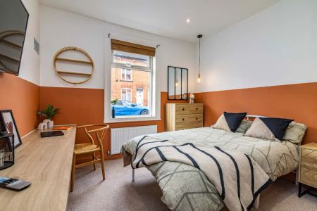 1 bedroom in a house share to rent - Photo 4