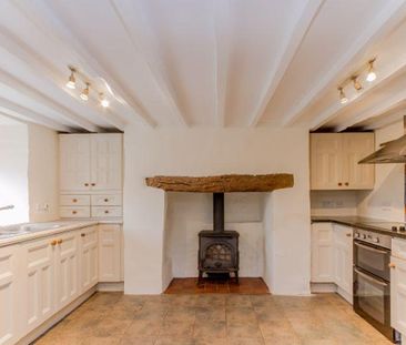 4 bedroom semi-detached house to rent - Photo 5