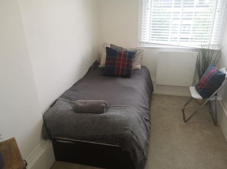 2 bedroom apartment to rent - Photo 4