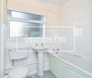 Tadley, RG26 - Photo 5