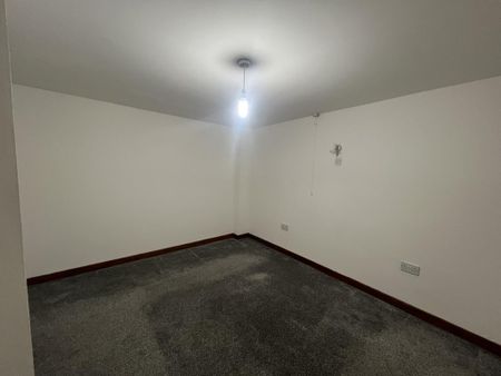 2 bedroom end of terrace house to rent - Photo 4