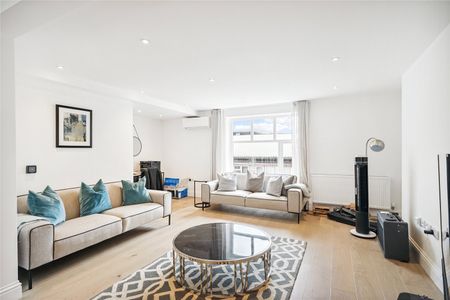 A recently refurbished first and second floor maisonette in Chelsea. - Photo 3