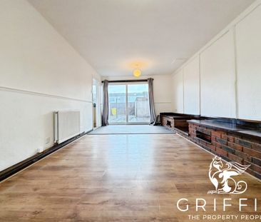 Second Avenue, Canvey Island, SS8 - Photo 2