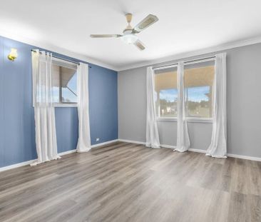 FAMILY LIVING WITH SWIMMING POOL - Photo 3