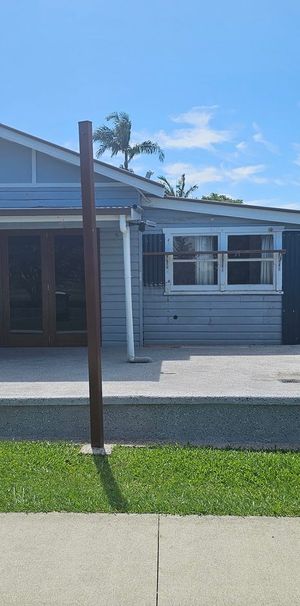 Spacious 3-Bedroom Home in Highly Sought-After East Ballina - Photo 1