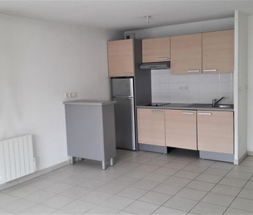 location Appartement T3 DE 62.54m² À VENISSIEUX - Photo 3