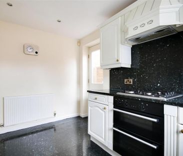 4 bedroom detached house to rent - Photo 6