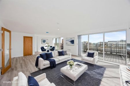 2 bedroom penthouse to rent - Photo 2