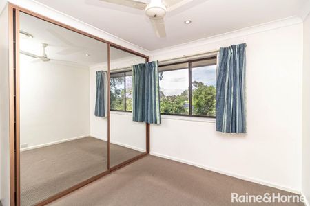 Spacious Family Home in a Peaceful Neighbourhood - Photo 3