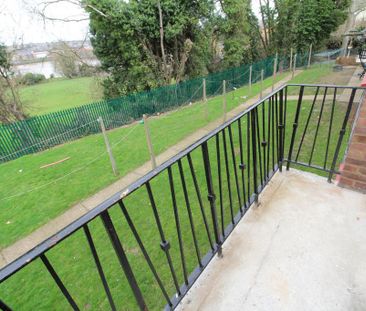 3 bedroom flat to rent - Photo 1