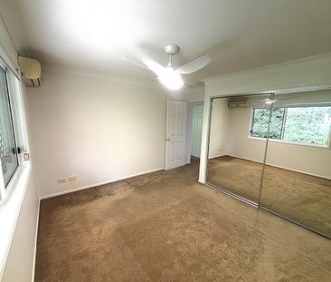 Freshly Renovated Townhouse - Photo 1