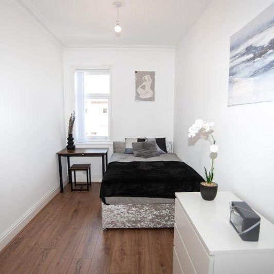 1 bedroom in a house share to rent - Photo 1