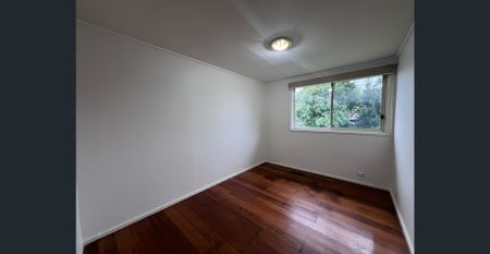 Spacious Four Bed House - Photo 2