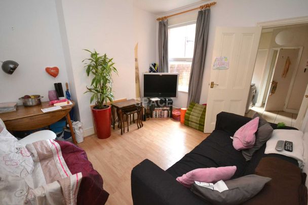 Grange Avenue, Reading, Berkshire, RG6 1DL - Photo 1