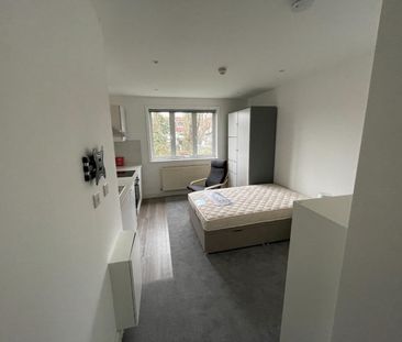Studio Flat, Wycombe Gardens, NW11 - Photo 5