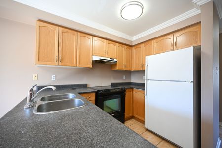 For Lease - 118 Mugford Road, Aurora, Ontario - Photo 4