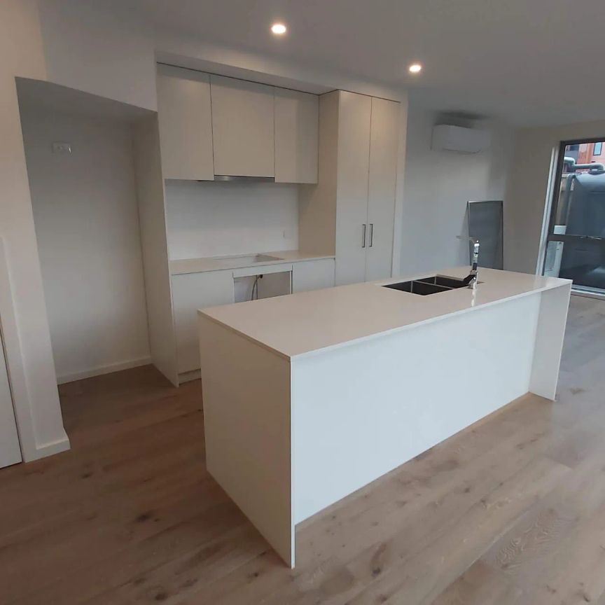 Spacious 3-Bedroom Townhouse in Prime Cheltenham Location - Photo 1