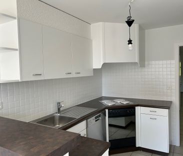 APPARTEMENT PROCHE DE TOUTES LES COMMODITES AVEC BALCON ET CHEMINEE - Foto 3