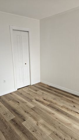 For Lease - 281 Wentworth Street, Hamilton, Ontario - Photo 4