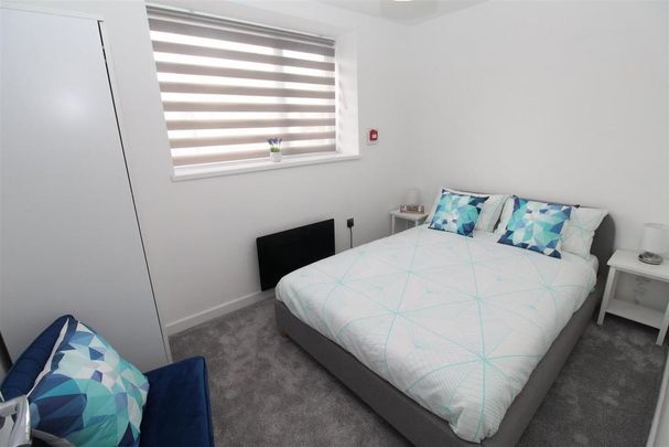 3 bedroom private hall to rent - Photo 1