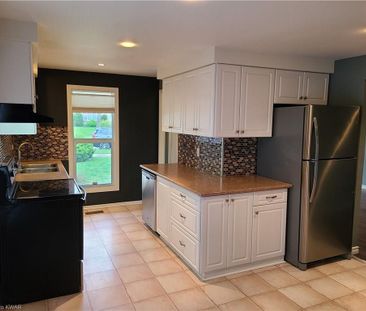 For Lease - 75 Pepperwood Crescent, Kitchener, Ontario - Photo 2