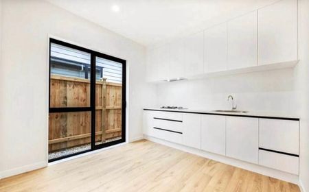 Modern 1 Bedroom Unit in Opaheke - Photo 2